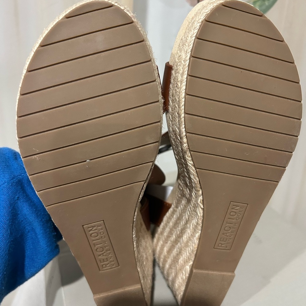 Kenneth Cole Reaction Brown Espadrille Wedge Sandals – Size 8 – New in Box - Picture 4 of 4